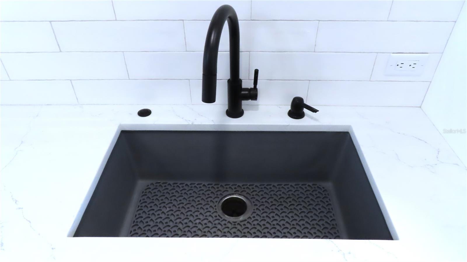 Modern Sink and Faucet Hardware