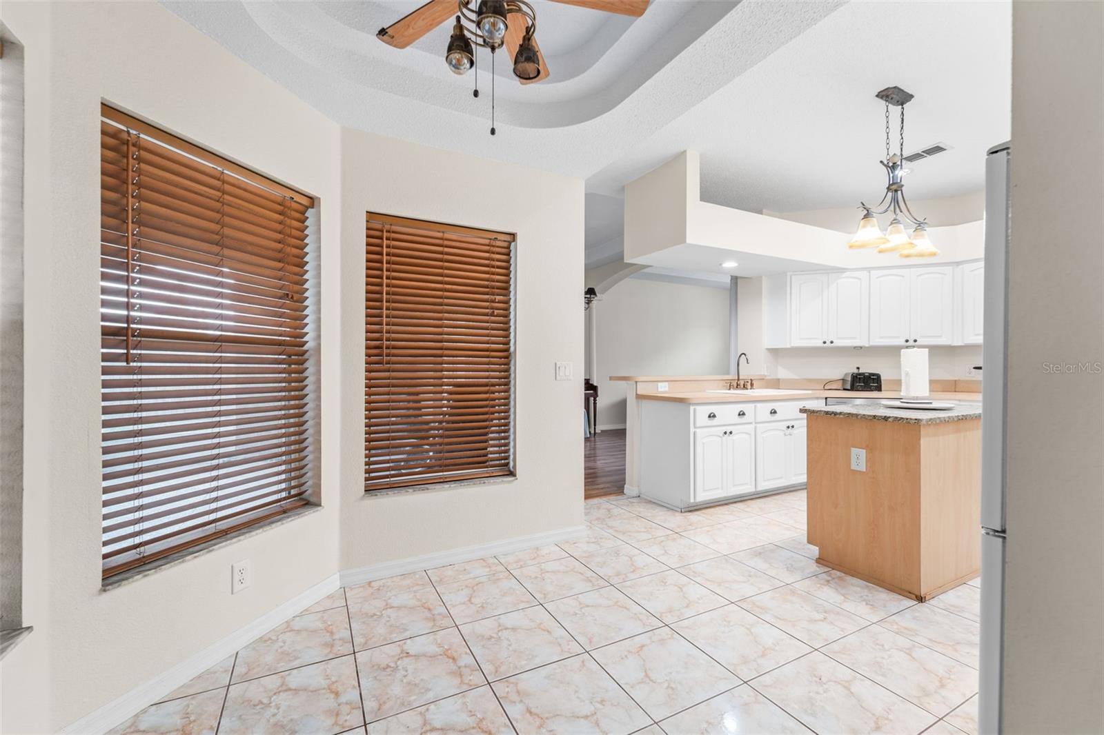 Breakfast/smaller dining