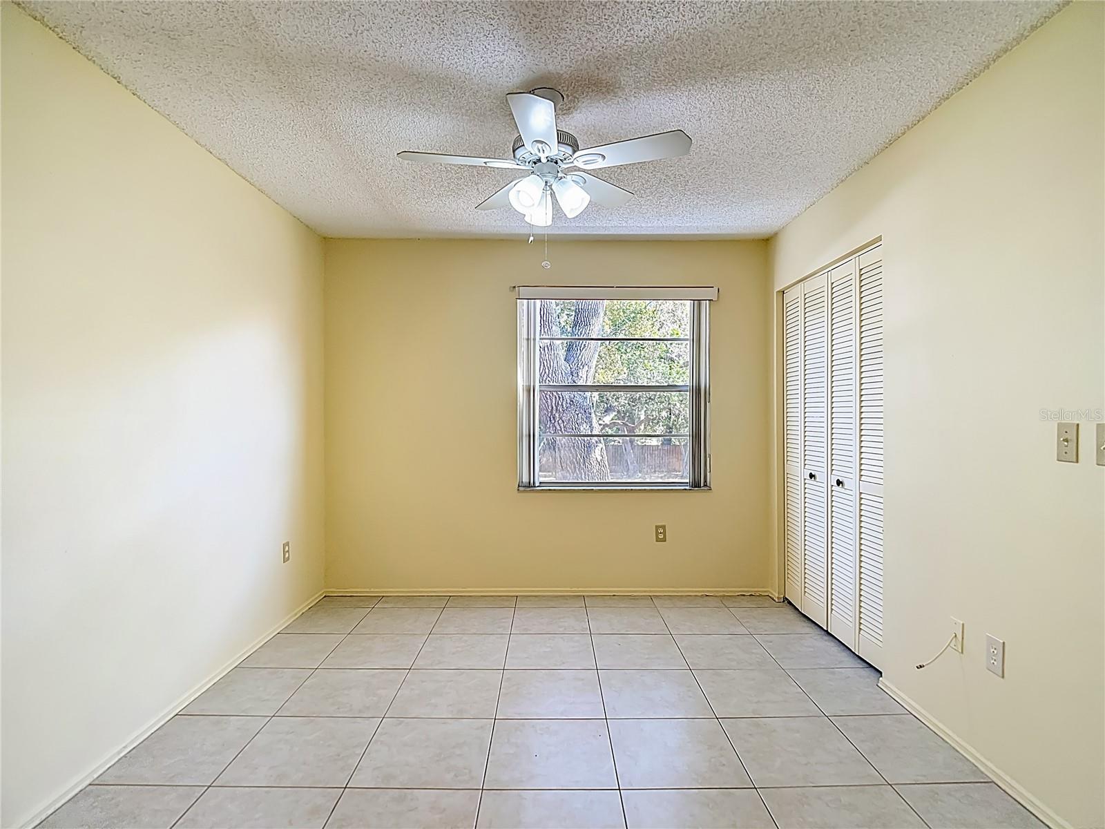 Ceiling Fan in Middle Bedroom!