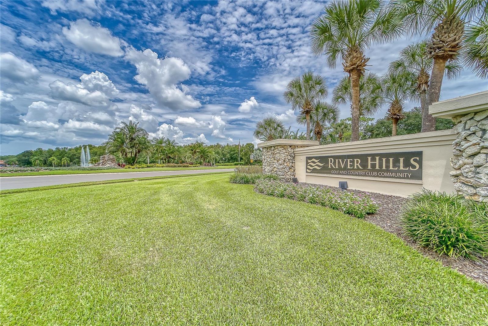 River Hills Country Club Entrance
