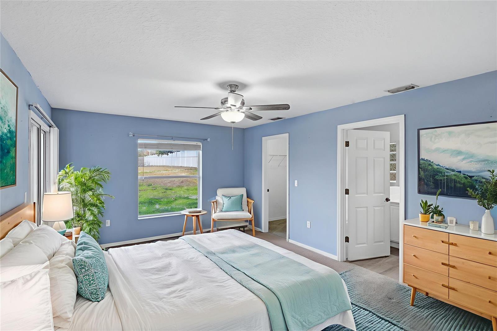 This photo has been Virtually Staged.