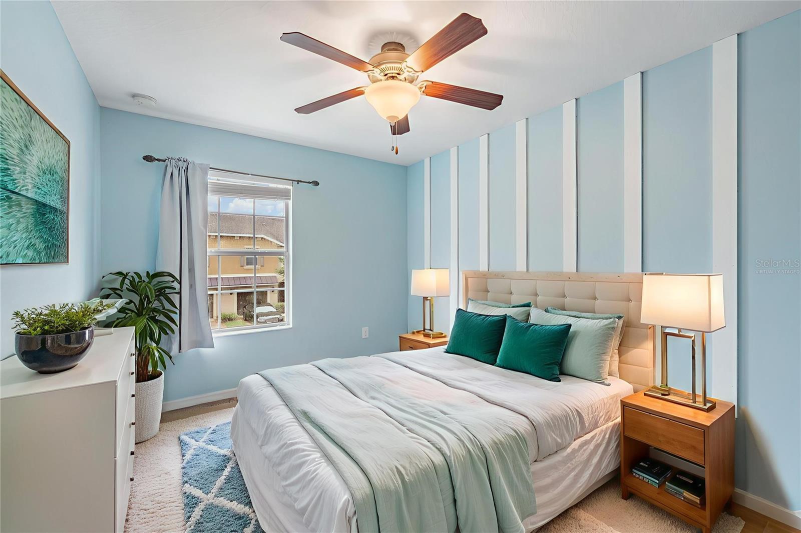 This photo has been Virtually Staged.