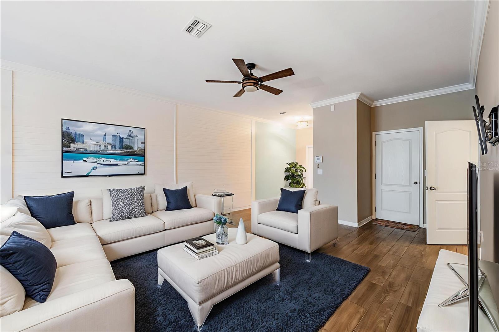 This photo has been Virtually Staged.