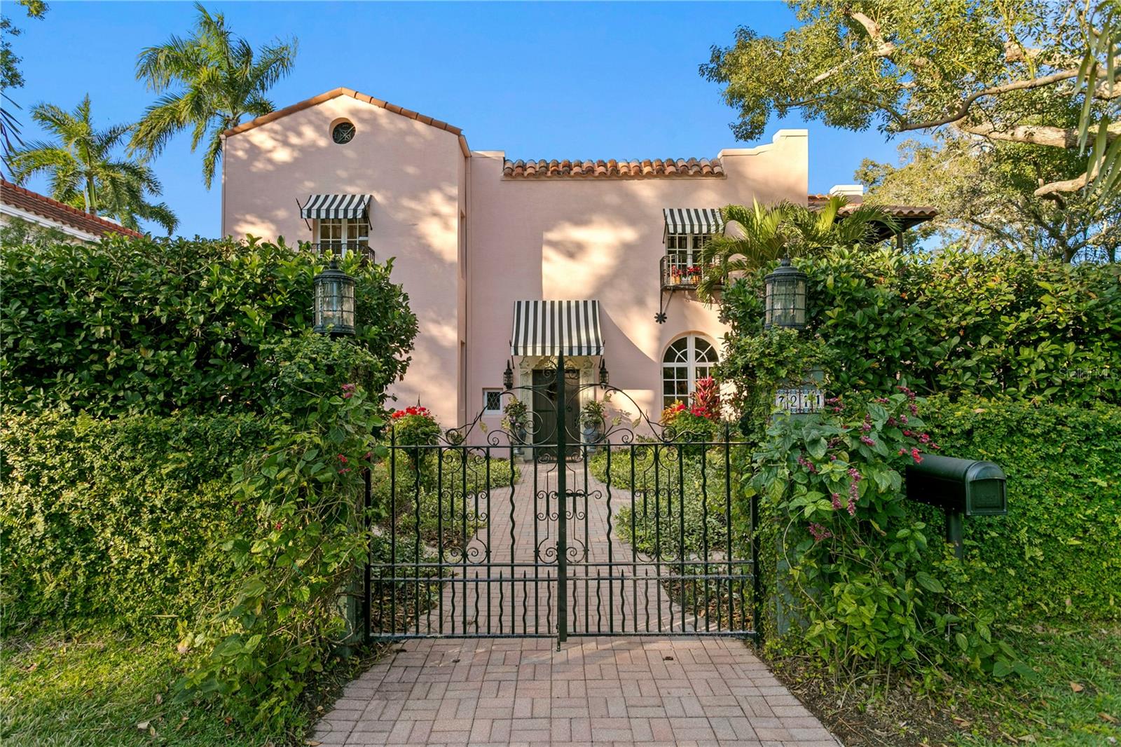 Welcome to Casa Ronda.