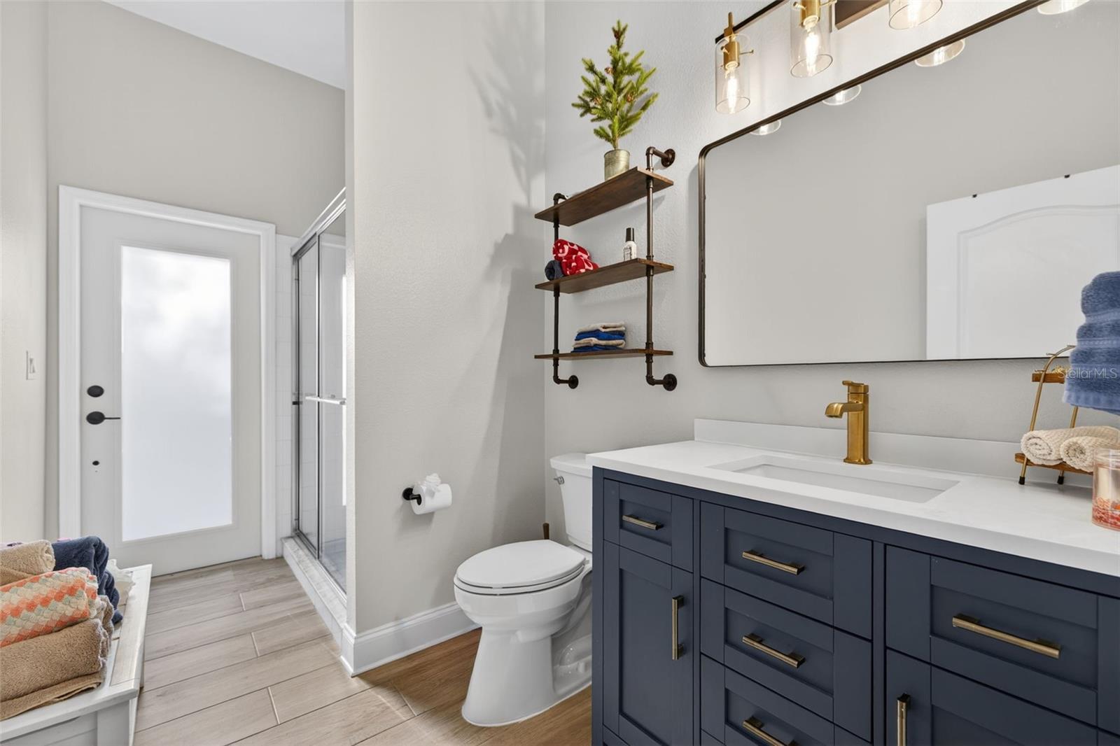 Bathroom #3 (Pool Bath)