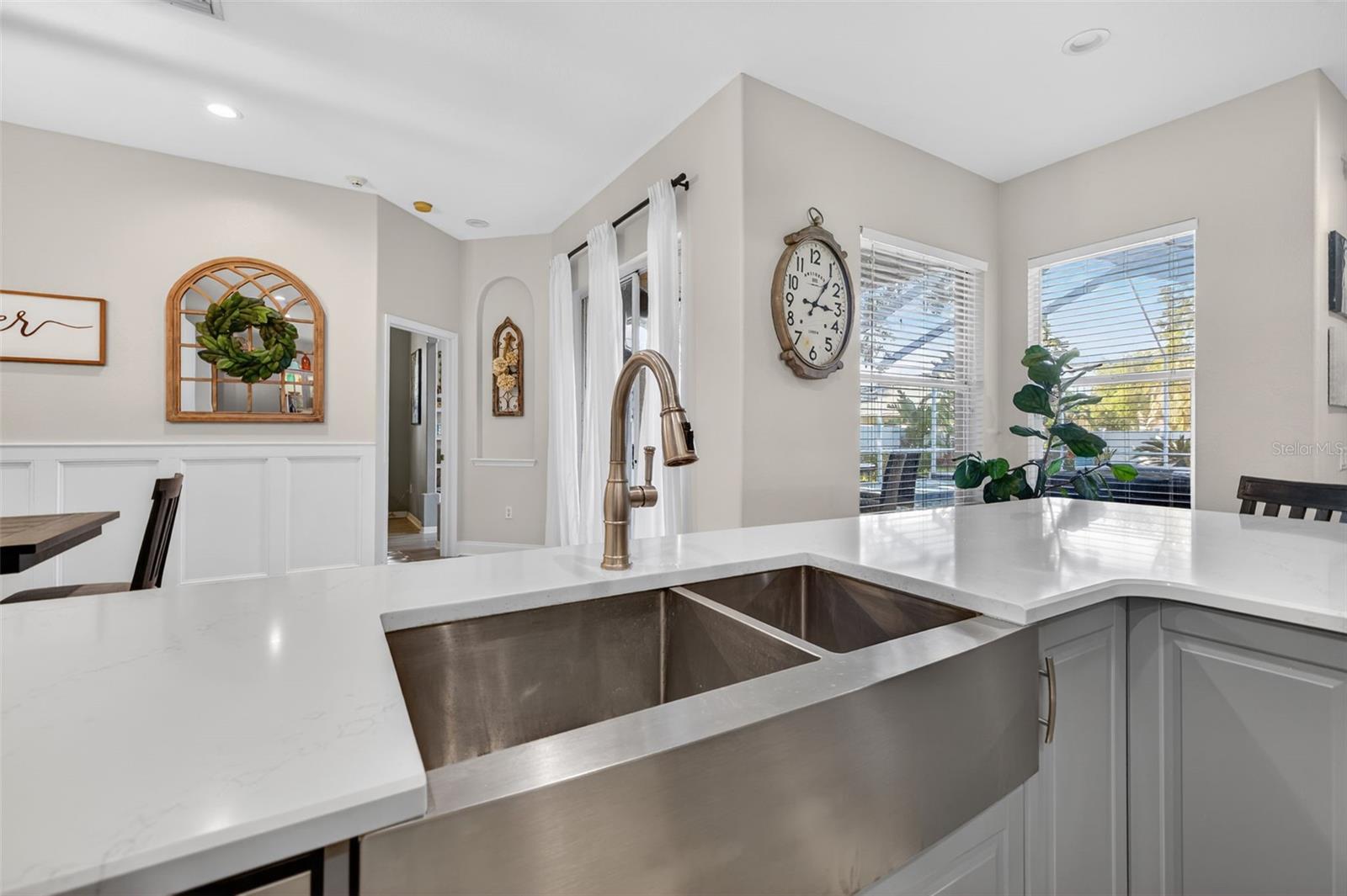 Large Double Basin Farmhouse Sink