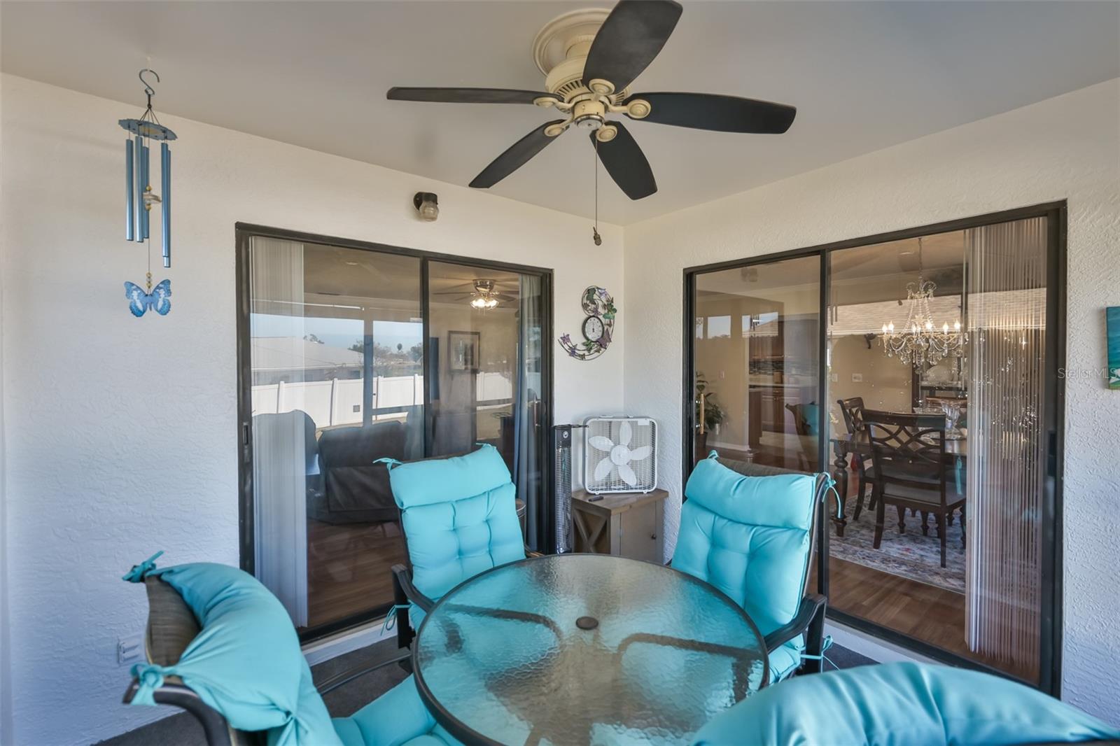 Easy access to both the living area and dining area allowing lots of sunshine into the home.