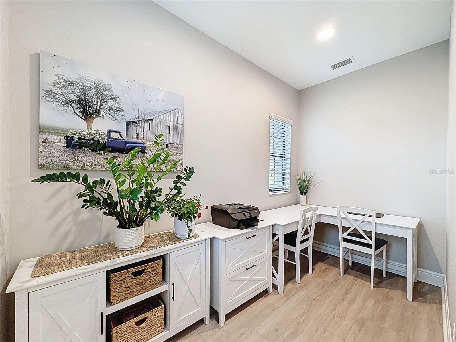 Drop zone/Butlers pantry