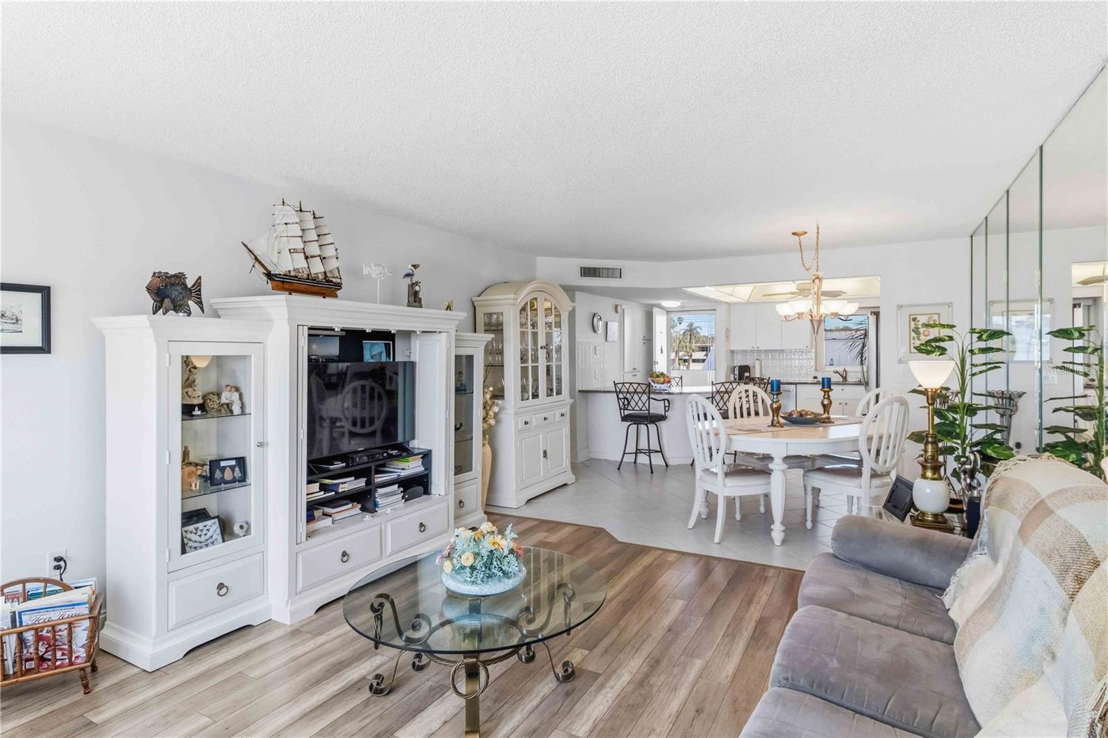 Inviting living room and dining area!