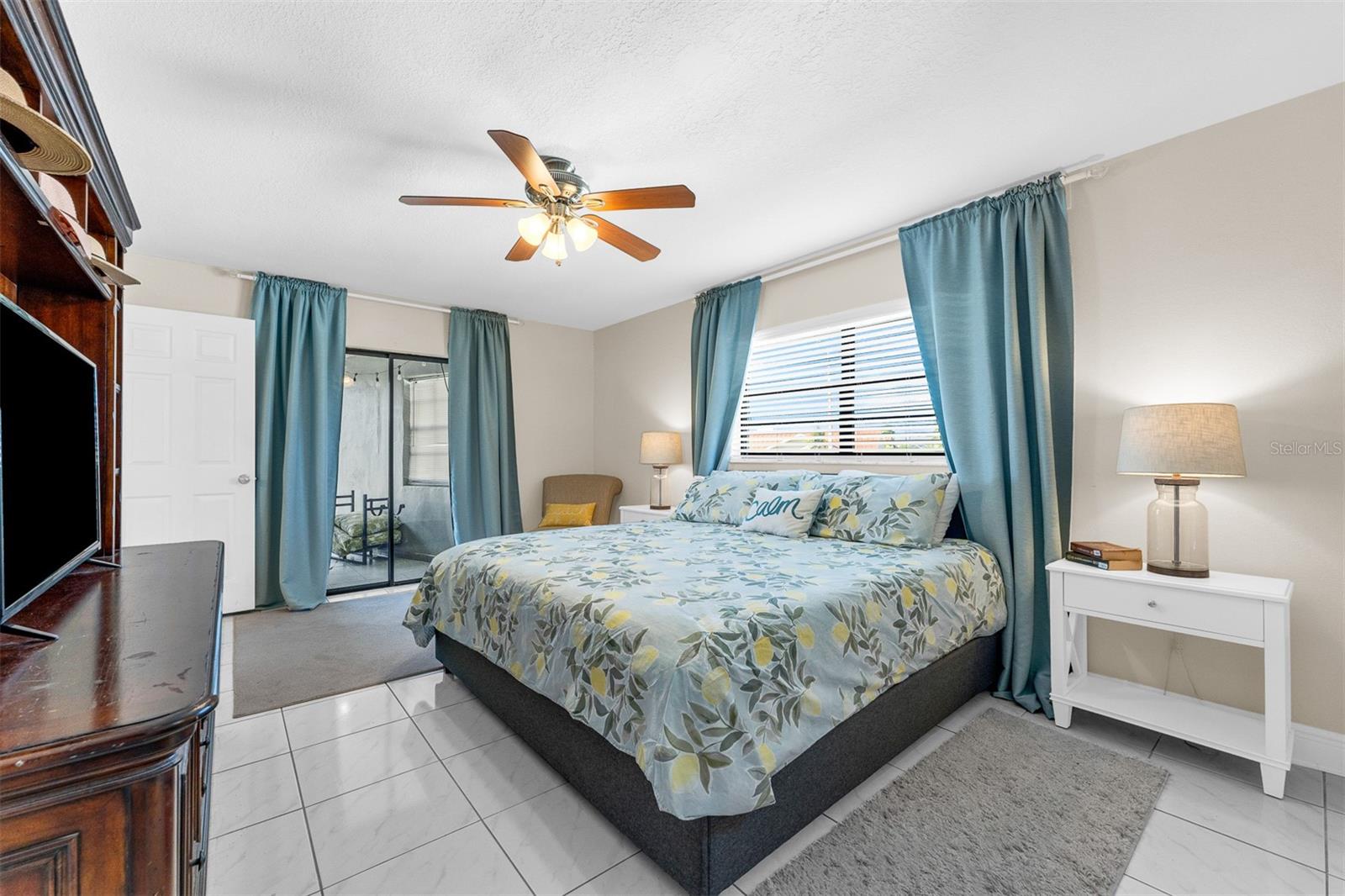 Primary bedroom. Plenty of natural lighting