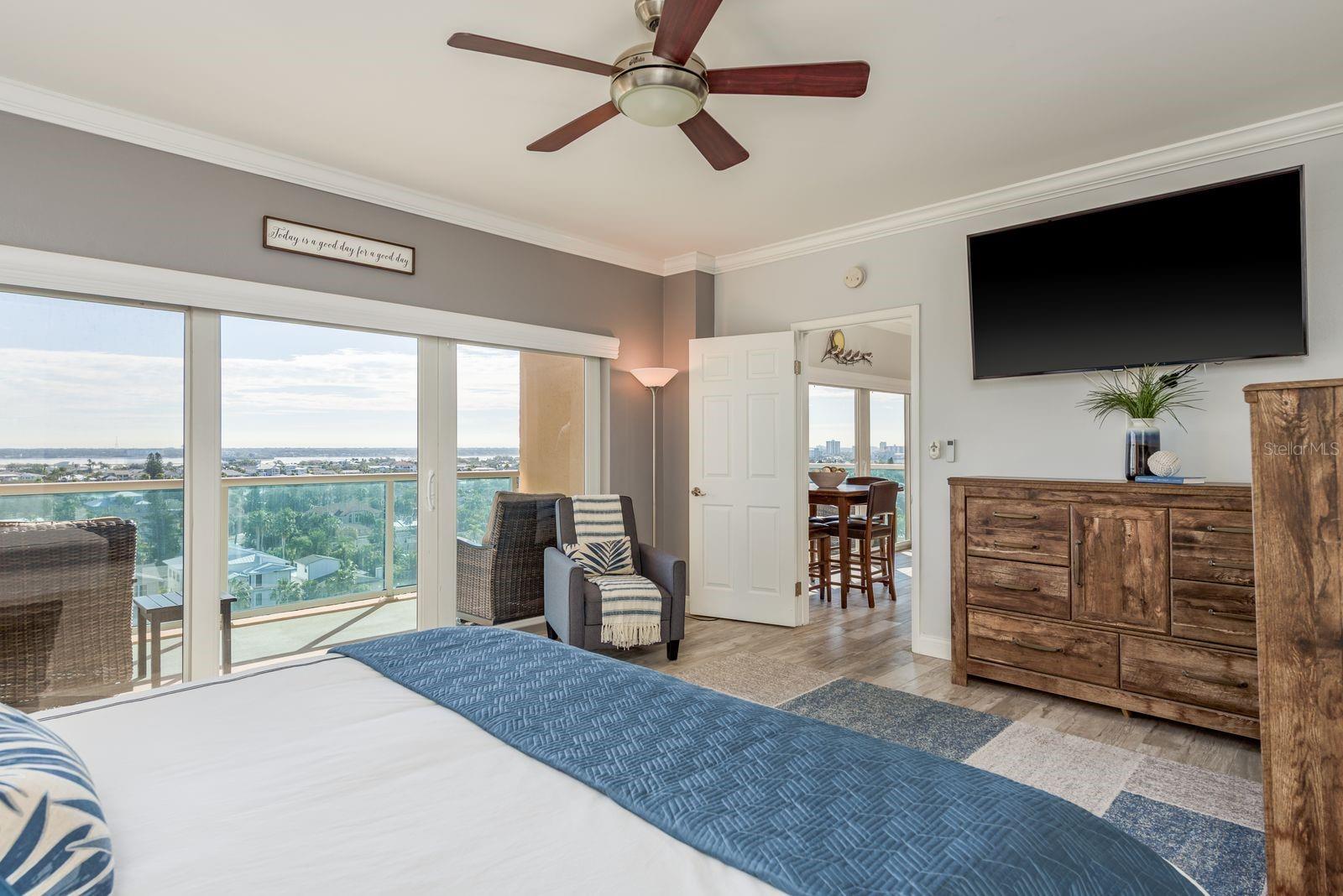 Wake up in Master BR w Amazing View