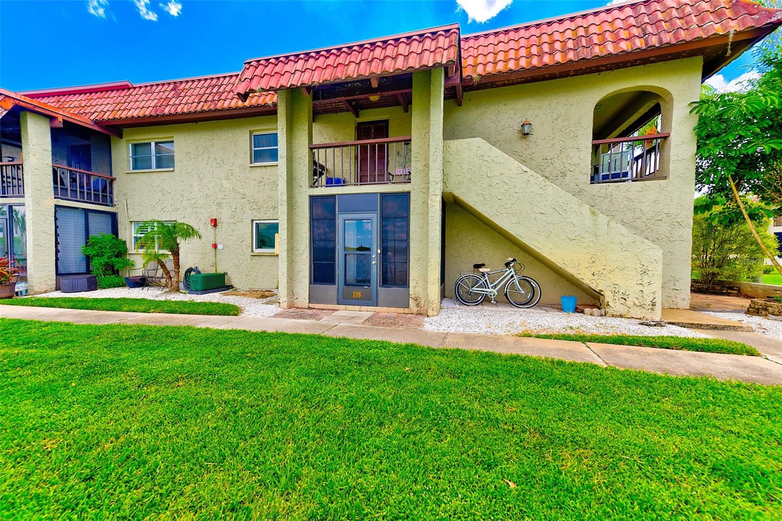 Lower unit with enclosed porch