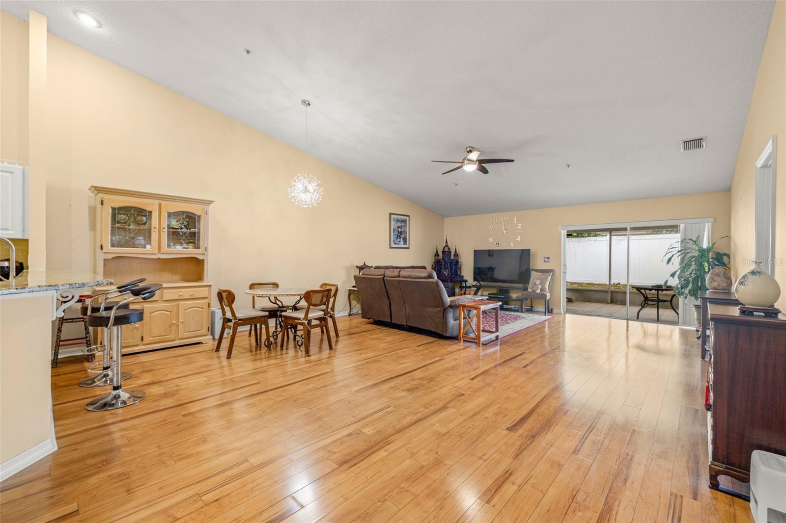 Great Room with view to Lanai