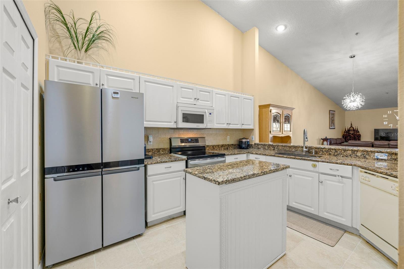 Kitchen with a custom Movable Island