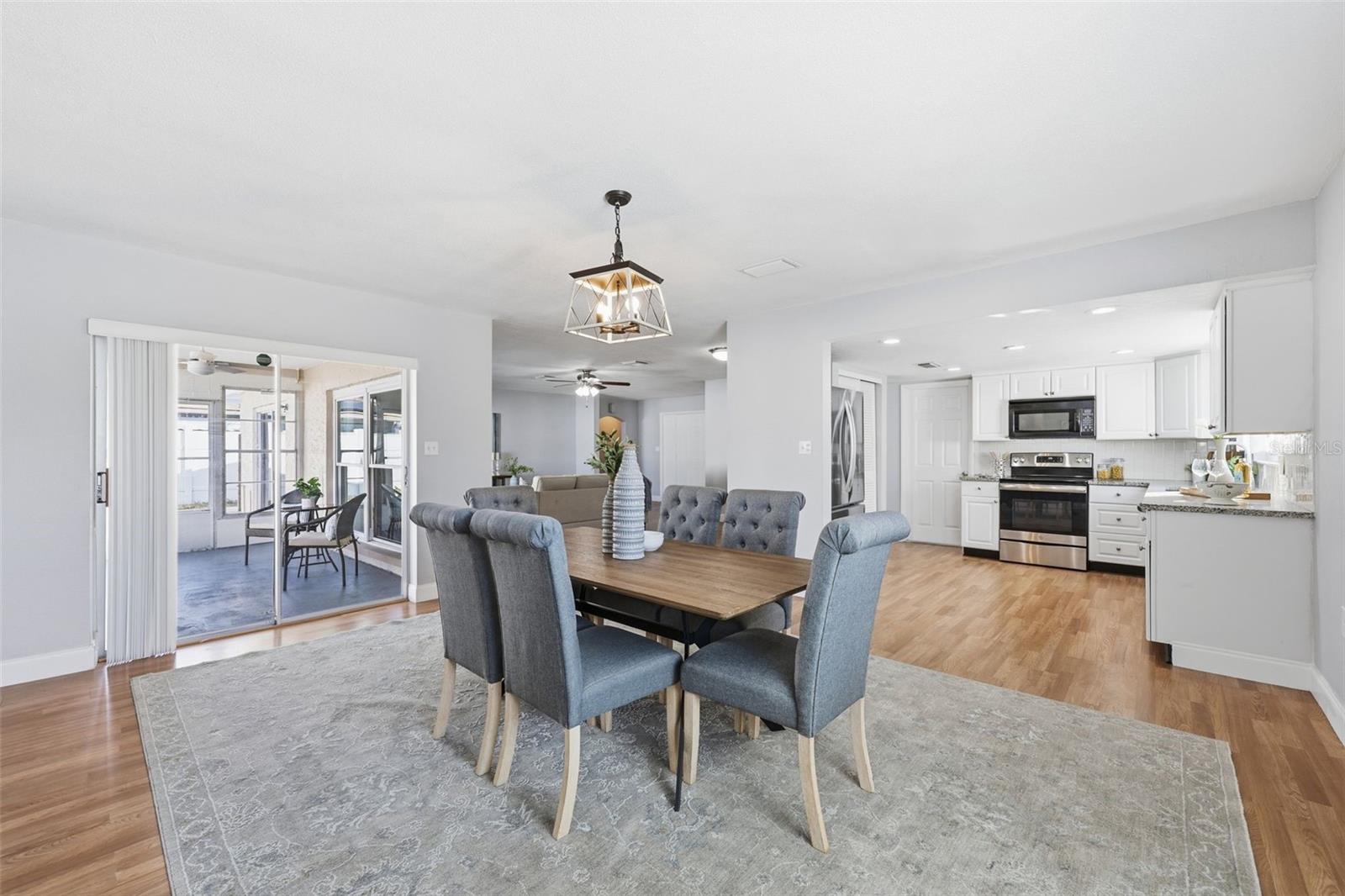 DINING ROOM/KITCHEN COMBO