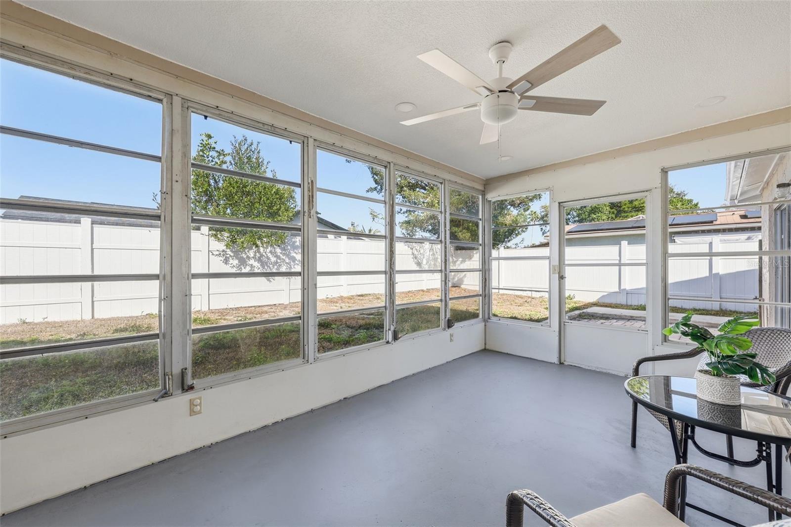 PRIVACY VINUL FENCE ALL AROUND