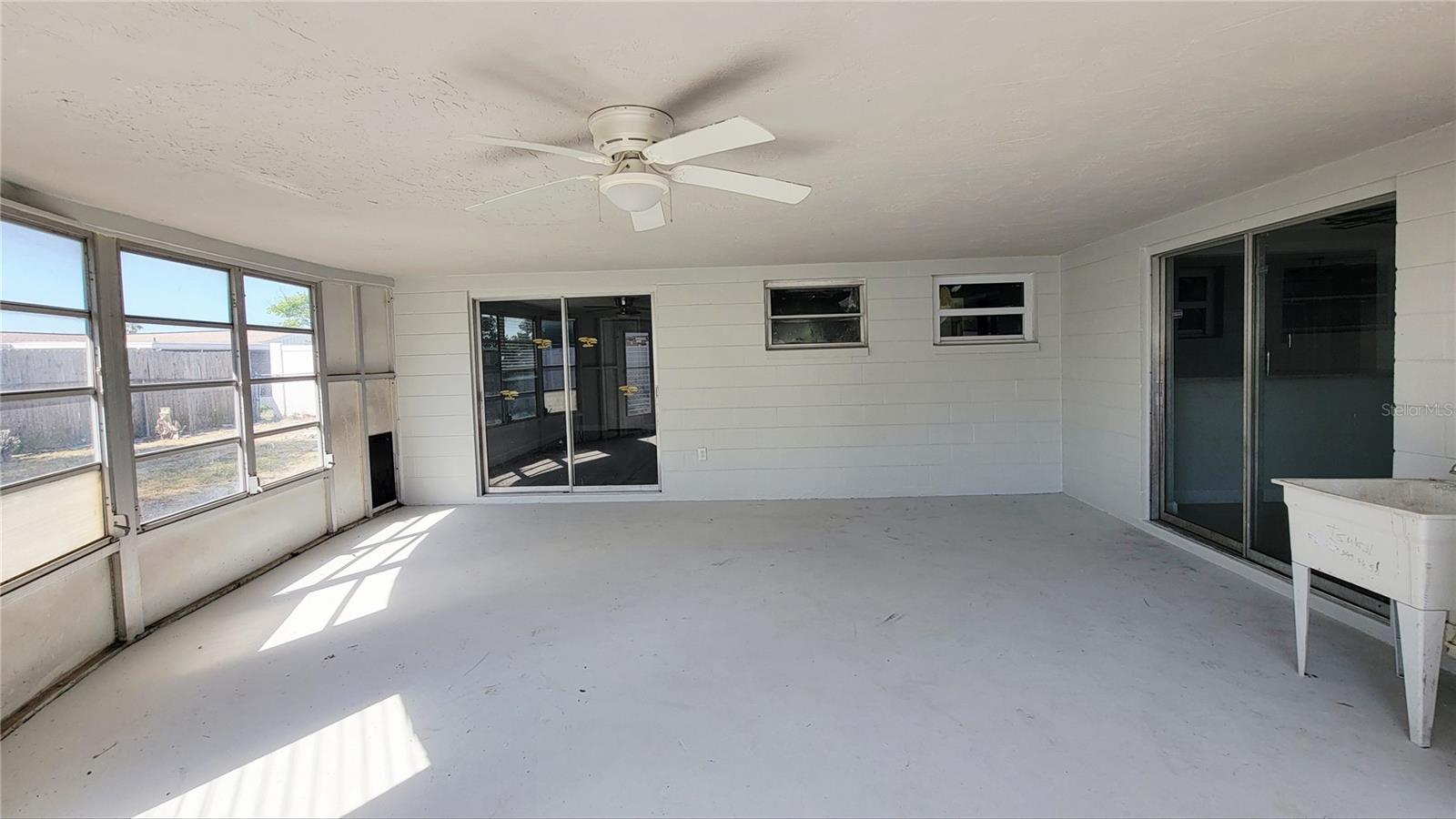 Oversized lanai