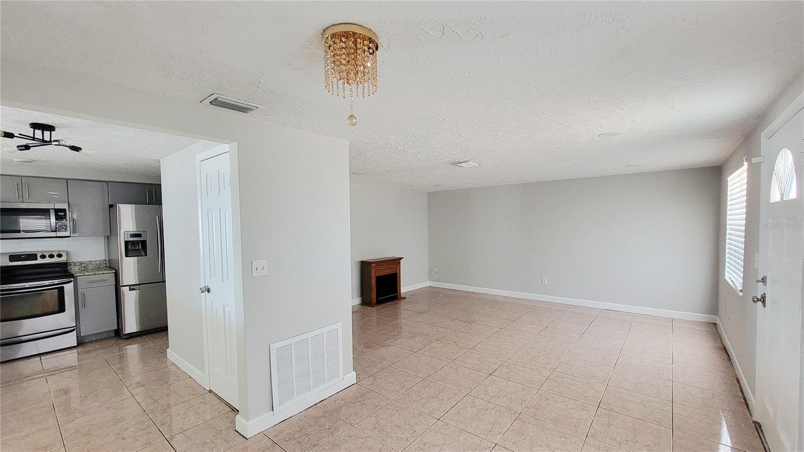 Living room & kitchen
