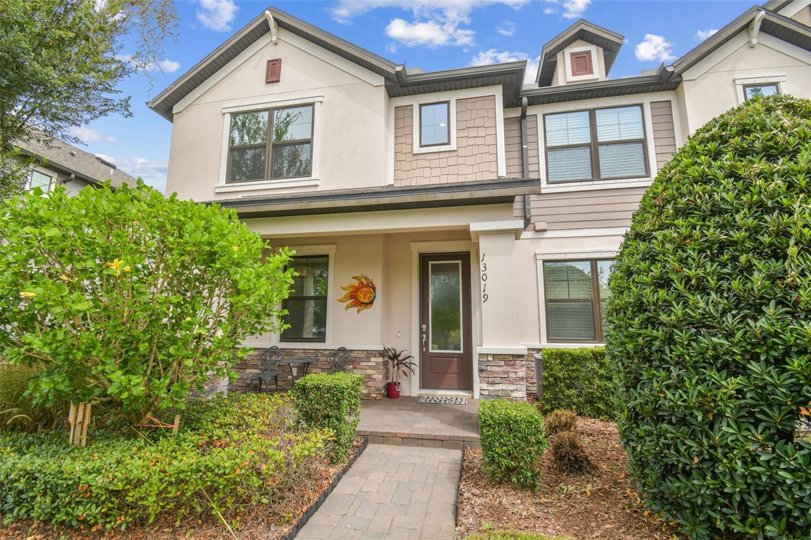 EXTERIOR GROUNDS PROFESSIONALLY MAINTAINED