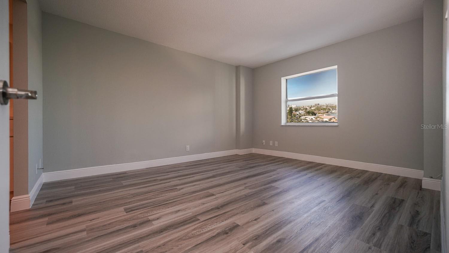 Primary Bedroom with En-Suite Bathroom and Walk in Closet