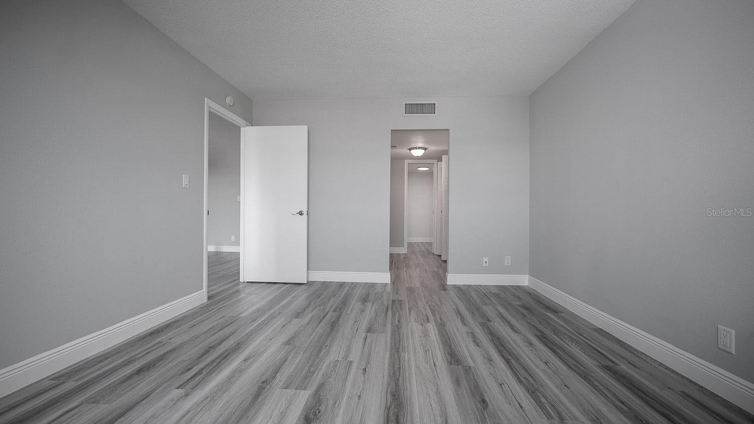 Primary Bedroom with En-Suite Bathroom and Walk in Closet