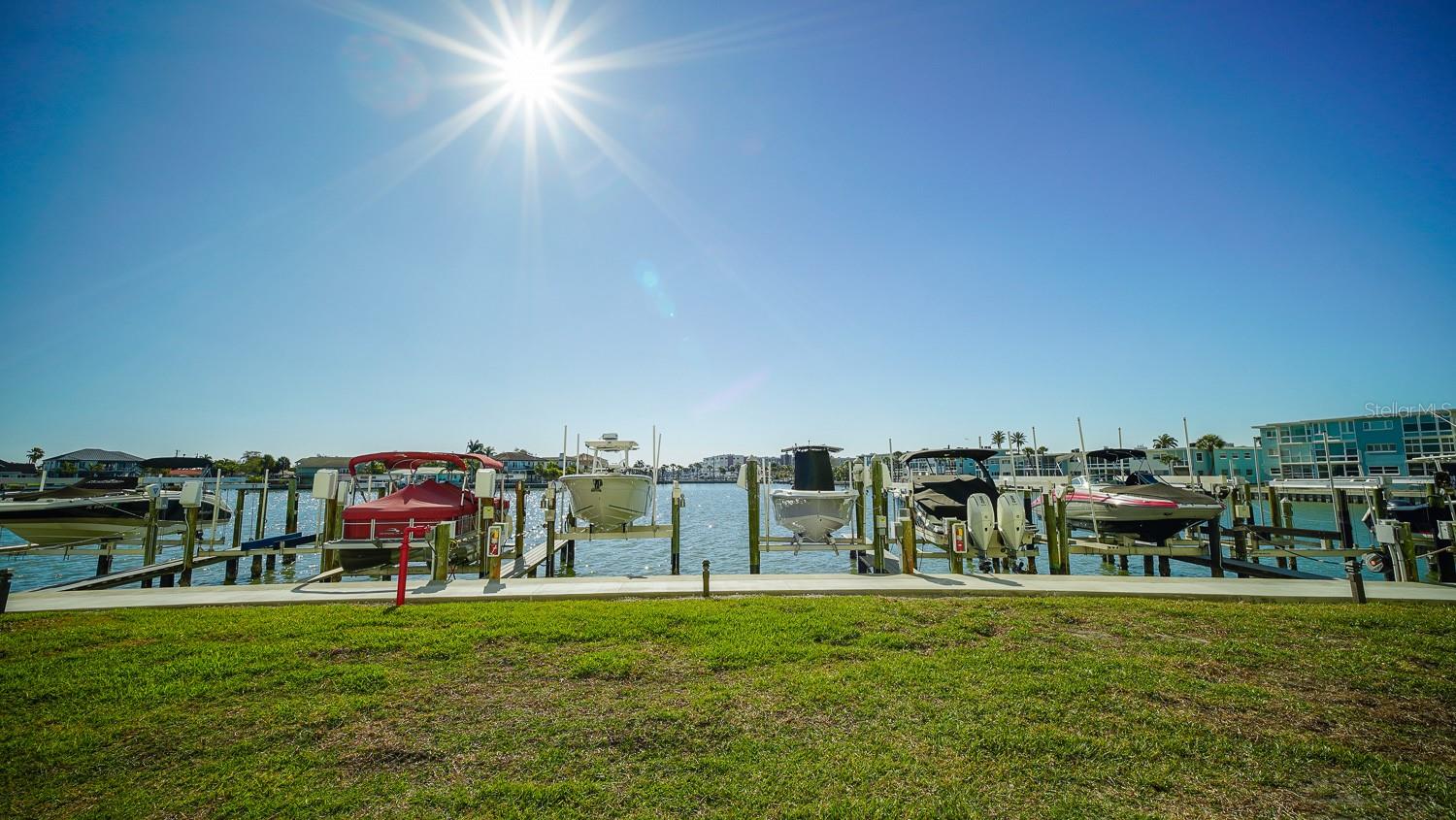 Boat docks, 1st come 1st serve