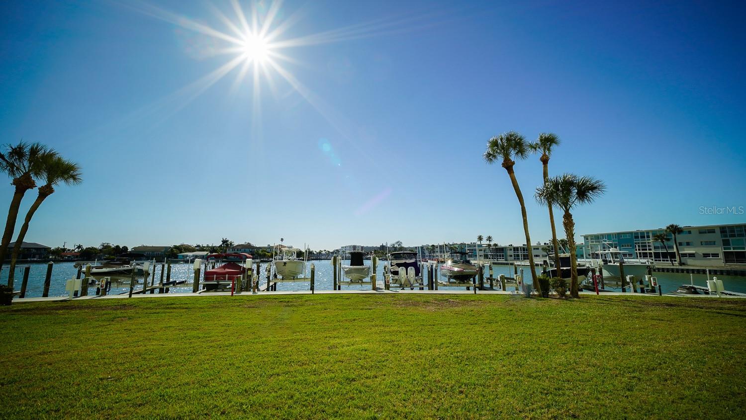 Boat docks, 1st come 1st serve