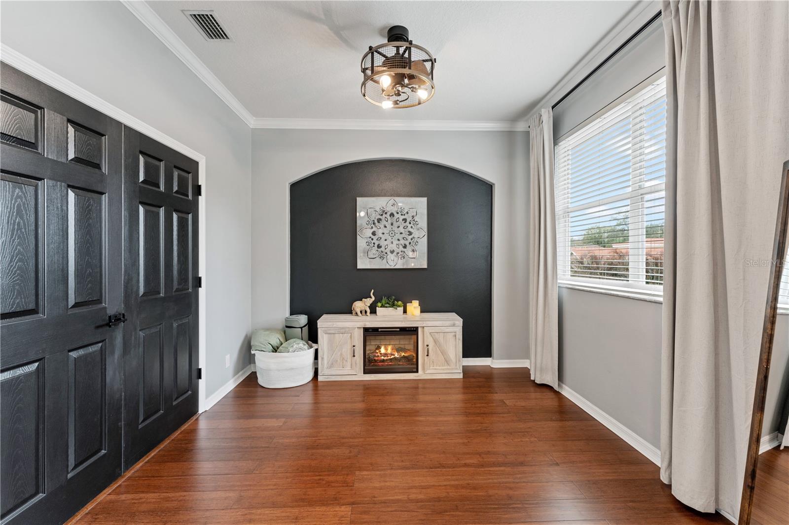 Attached Sitting Room off of Owner's Retreat