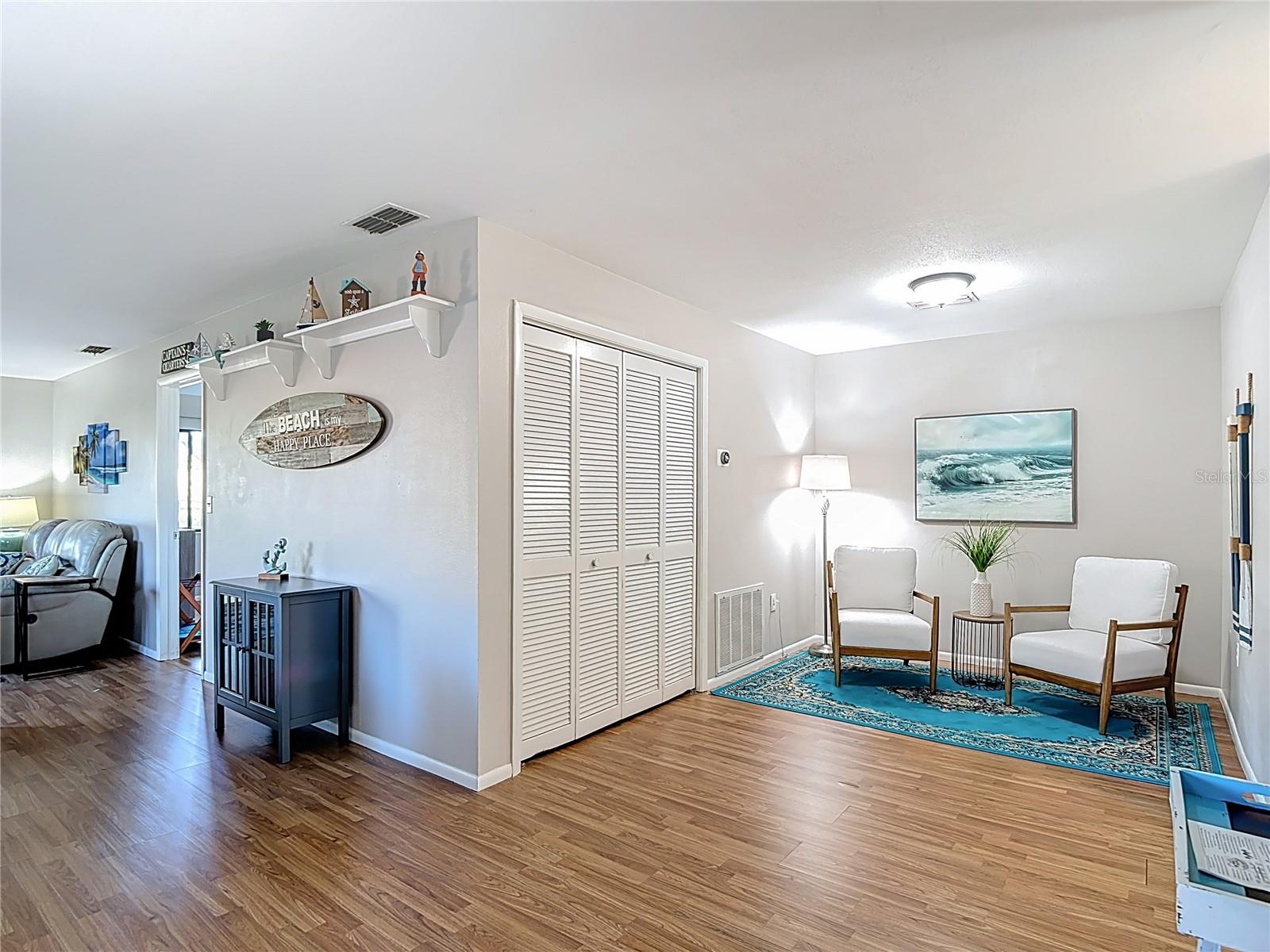 EXTRA ROOM OR DINING ROOM