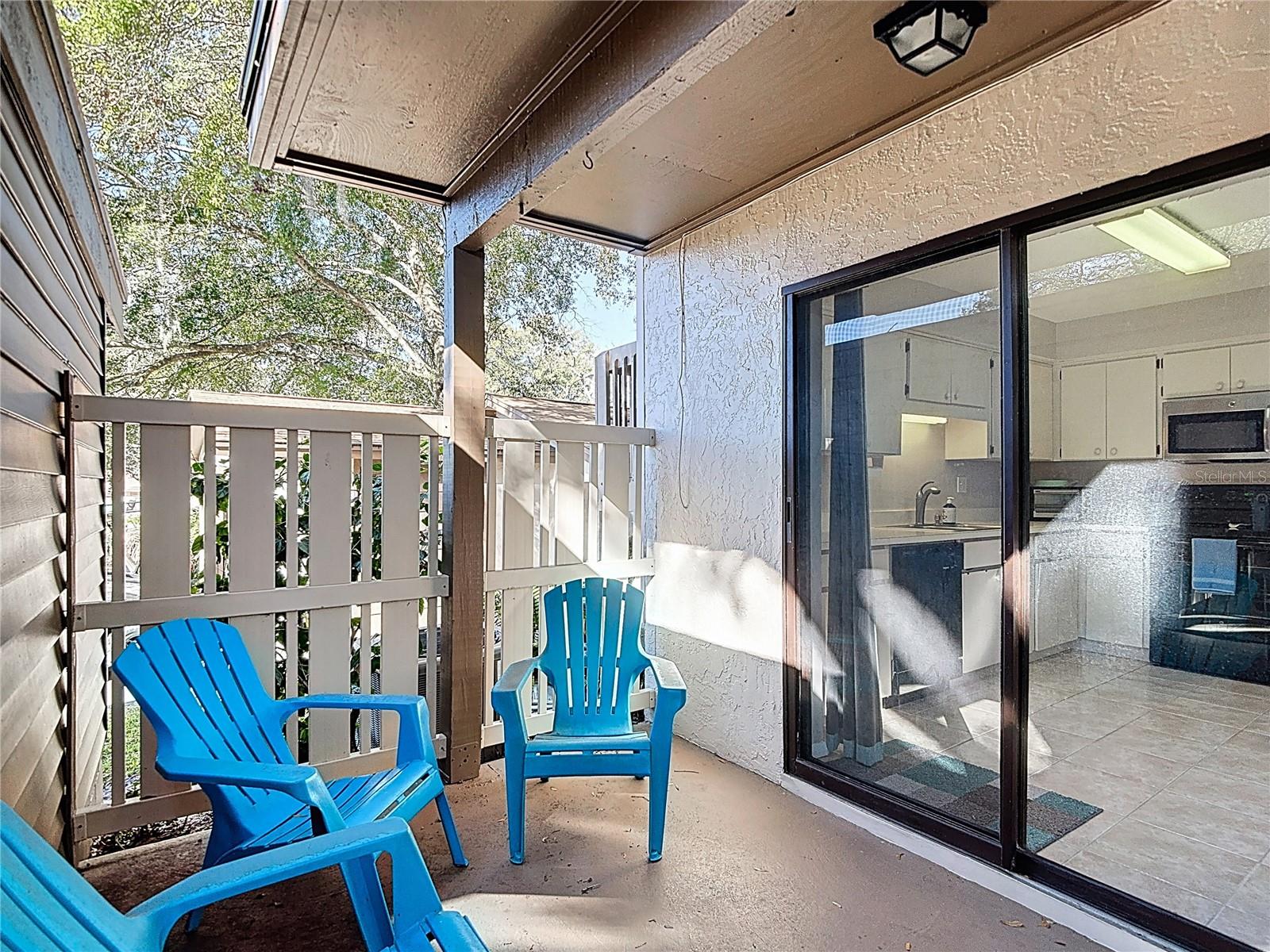 REAL LANIA OFF KITCHEN