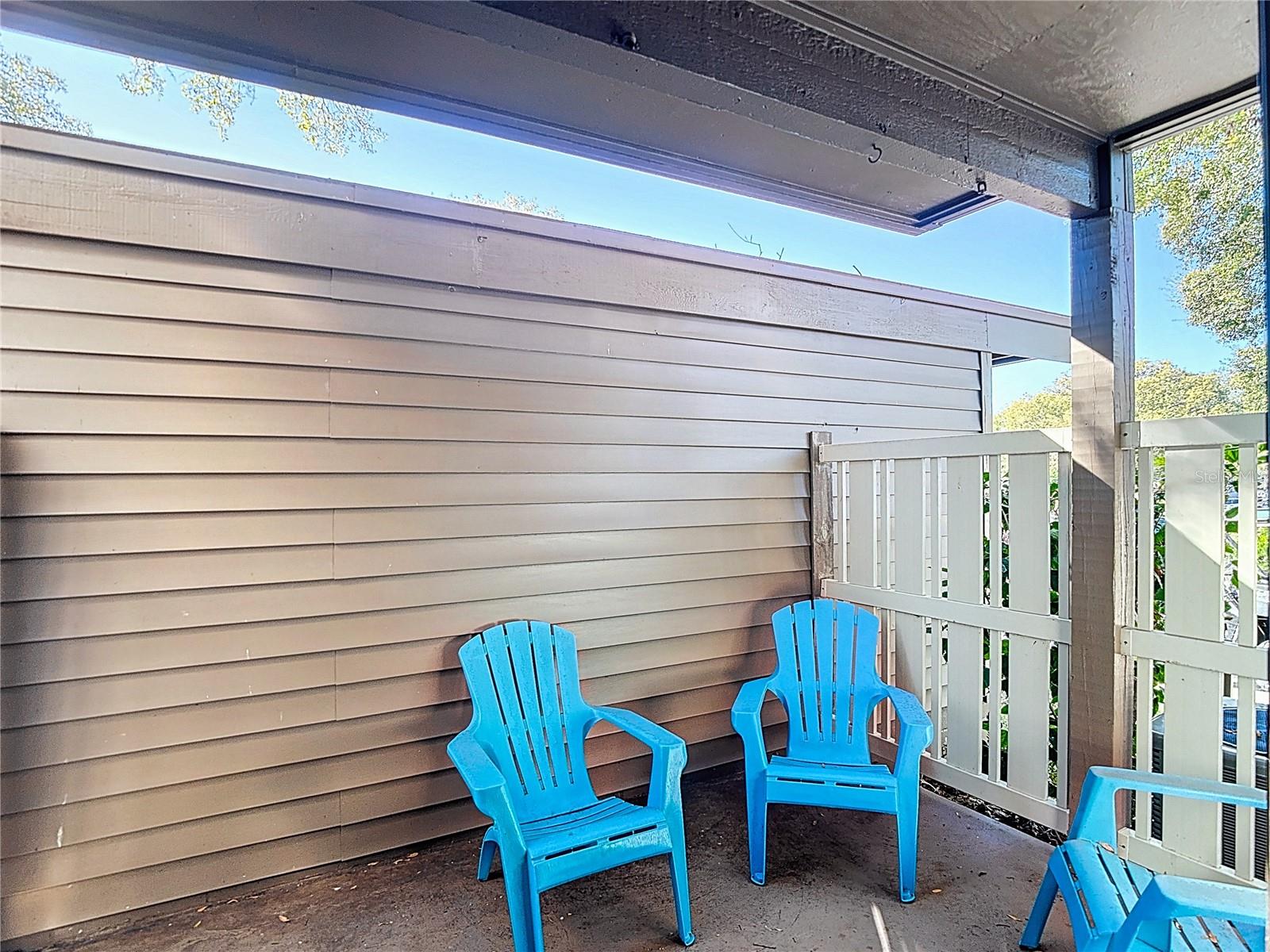 REAL LANIA OFF KITCHEN