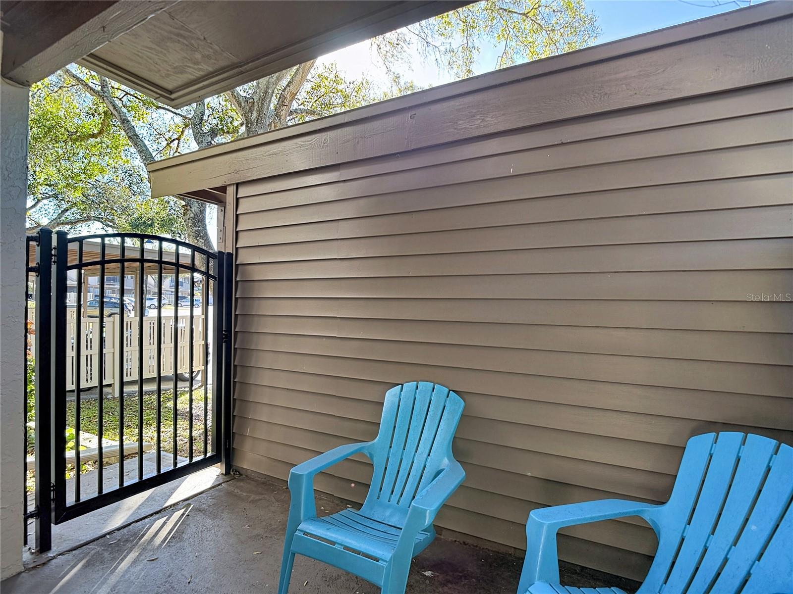 REAL LANIA OFF KITCHEN