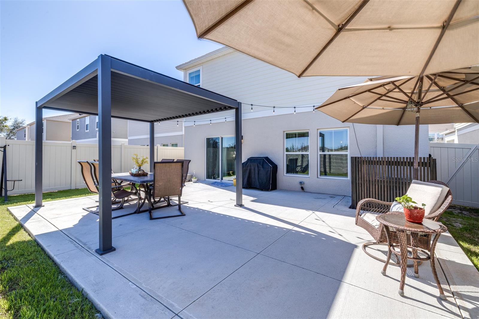 Extended Lanai (27' x 20') with Pergola