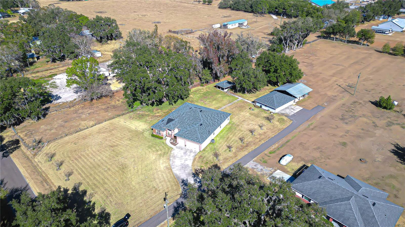Once an orange grove, what a wonderful countryside feel!