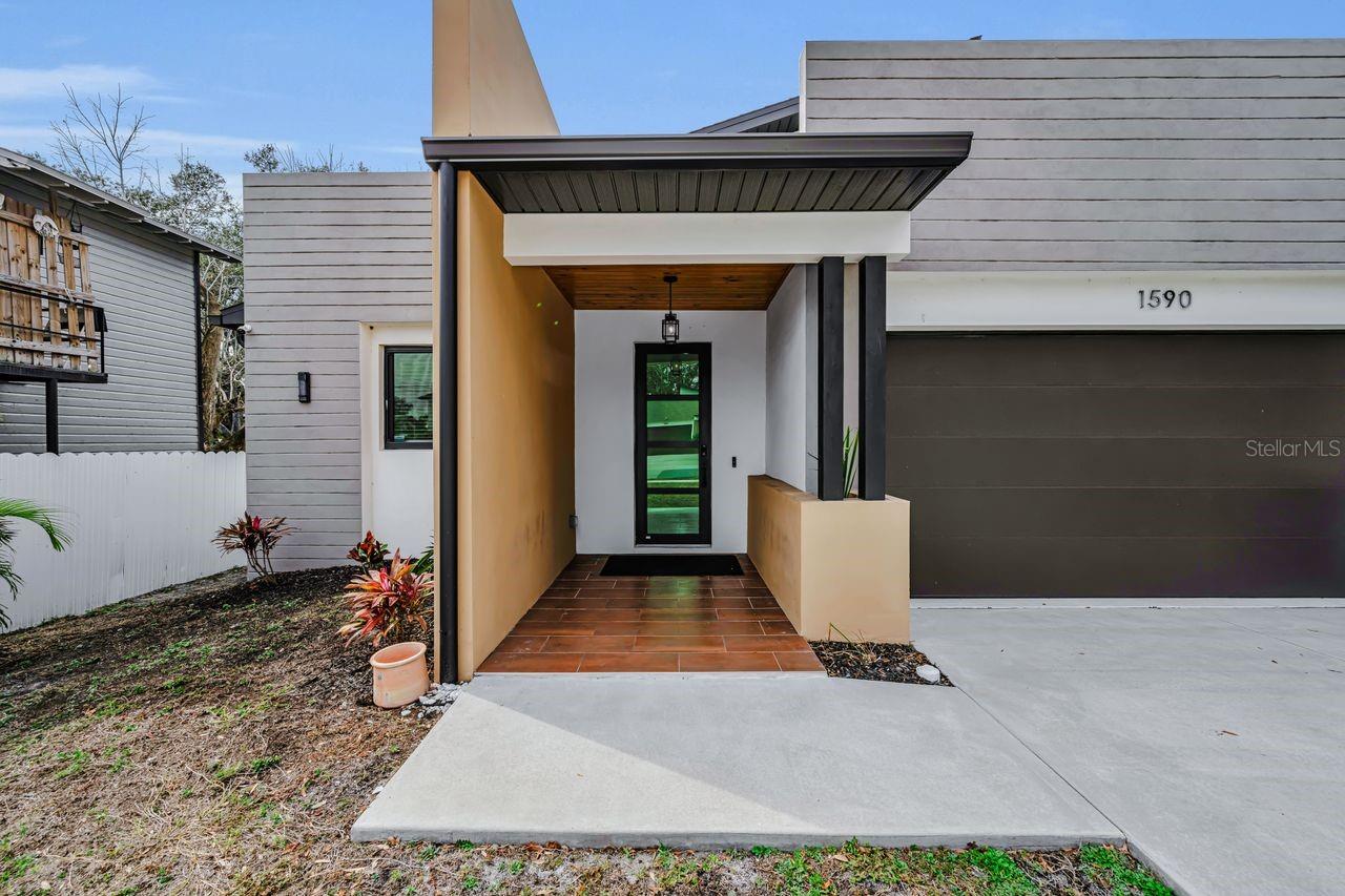 A beautiful and stylish space to welcome family and friends!