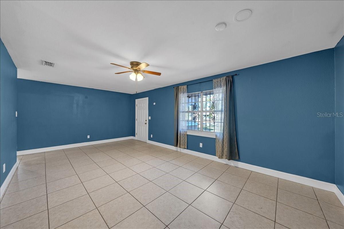 Plenty of Room for Hosting & Holidays