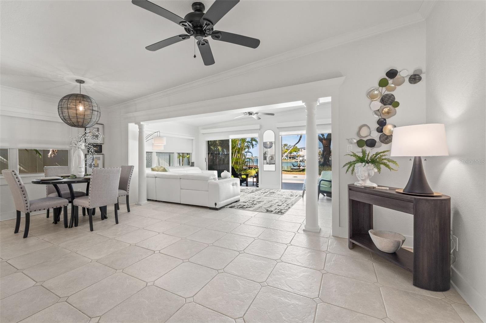 Entrance/Foyer into Living Area