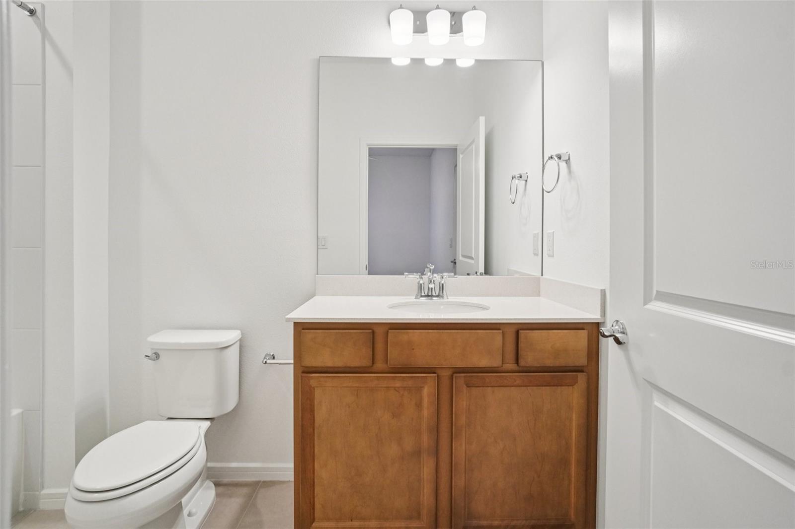 FULL ENSUITE IN BEDROOM 4-GREAT FOR VISTING GUESTS OR IN-LAWS!