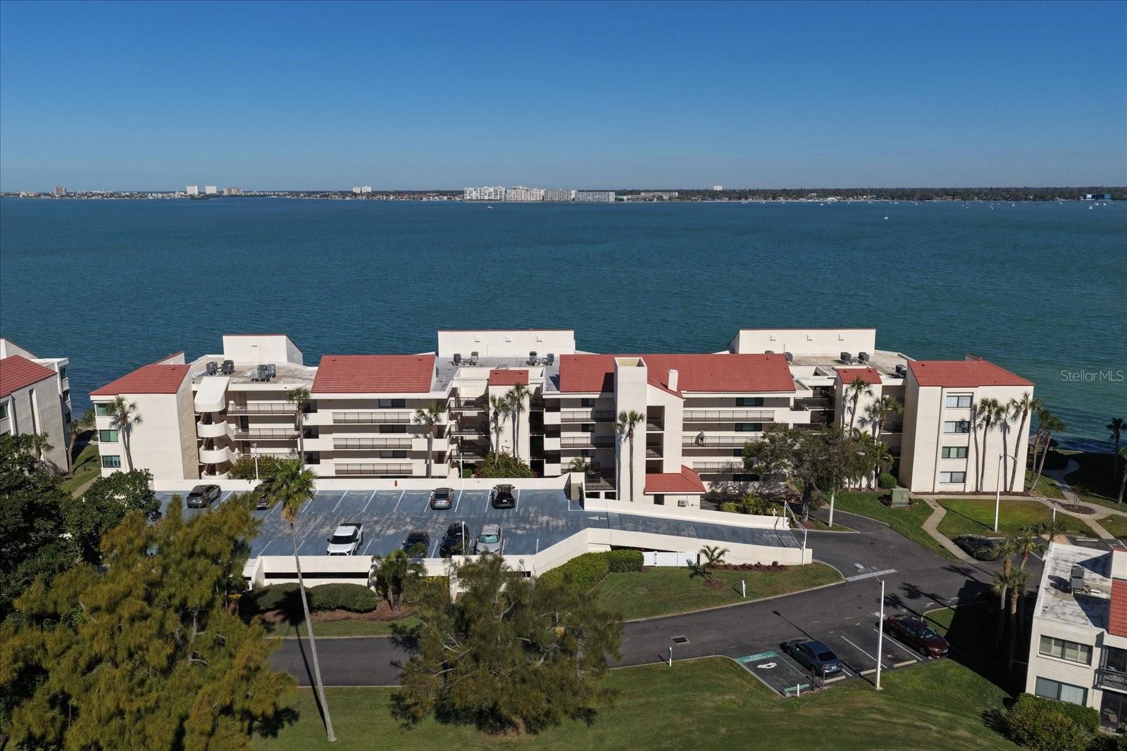 Welcome to La Puerta Del Sol! This waterfront golf community awaits you!