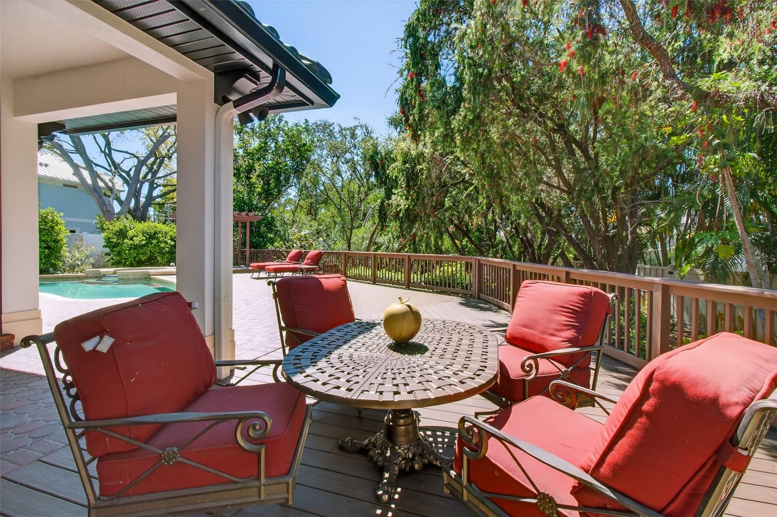 Al Fresco Entertaining Area