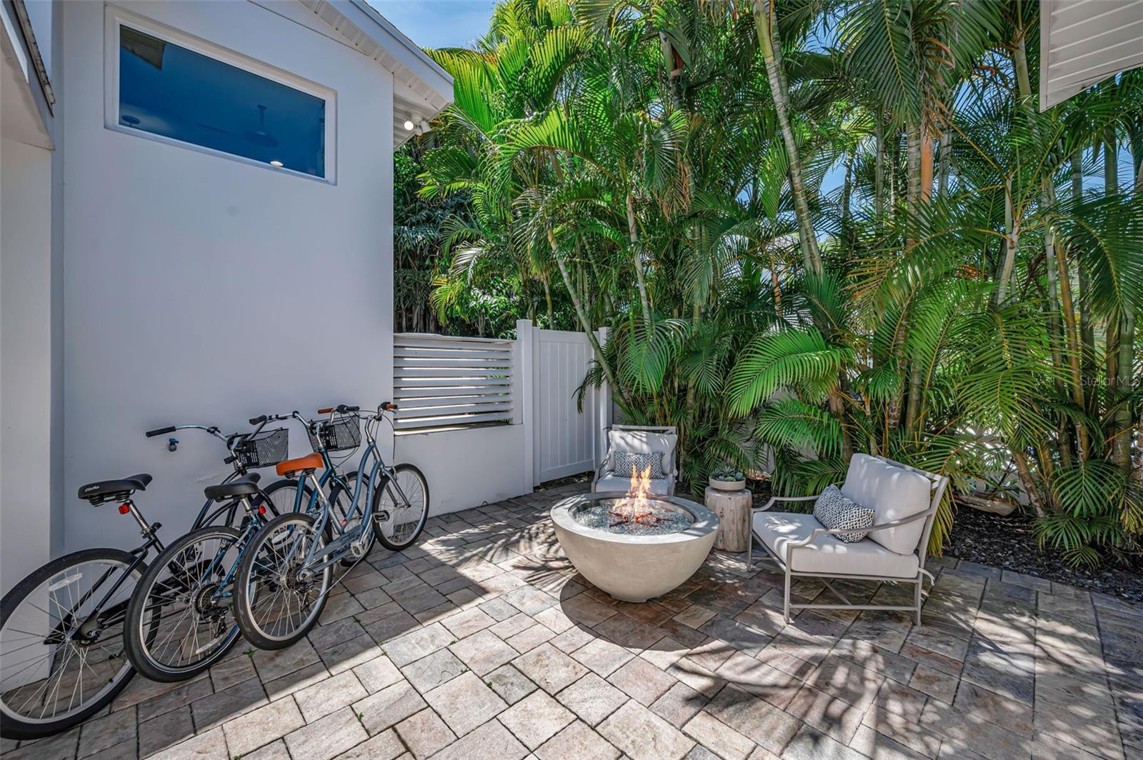 A gorgeous firepit area...