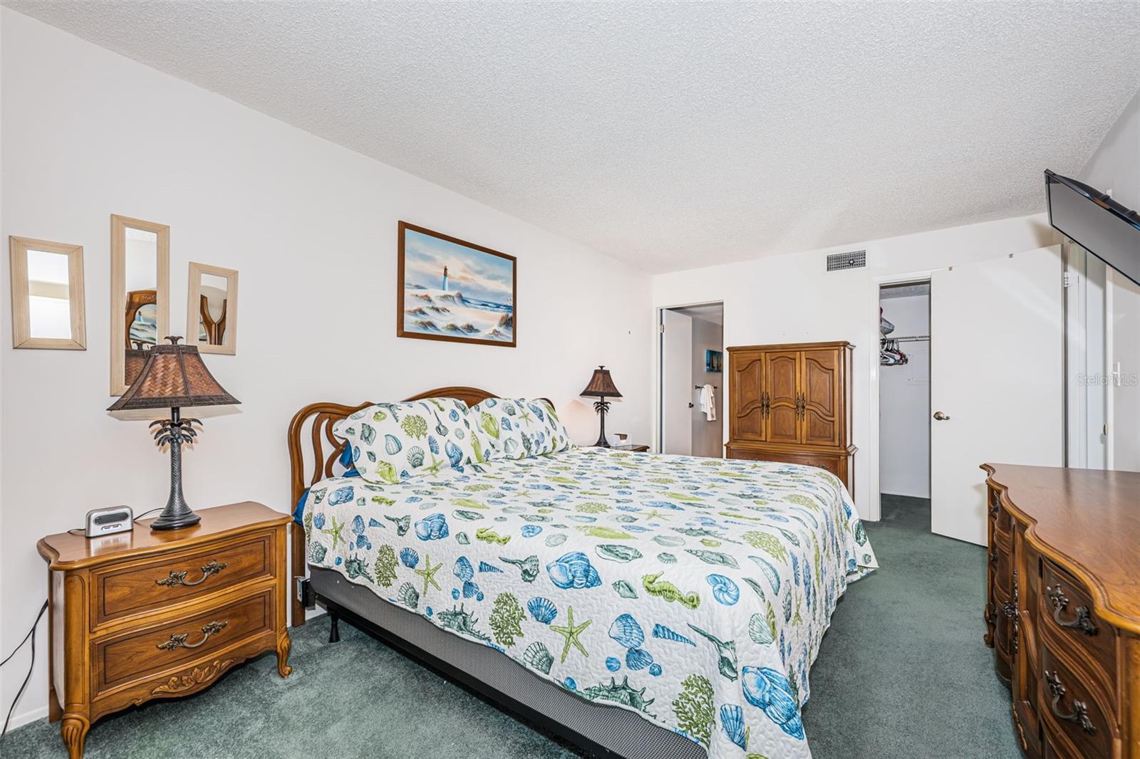 Primary, bath ensuite and walk in closet