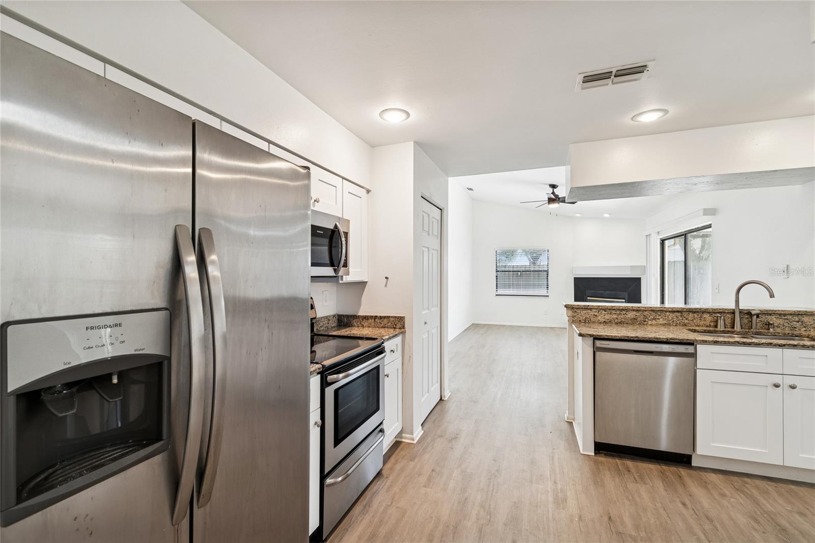 STAINLESS STEEEL APPLIANCES