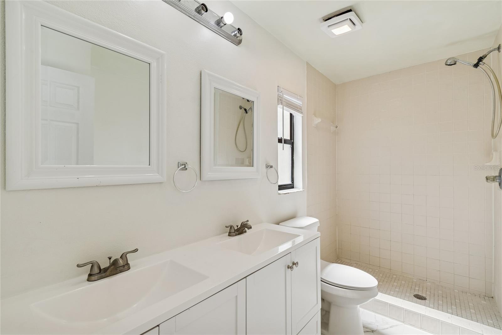 MASTER BATH WITH DOUBLE SINKS