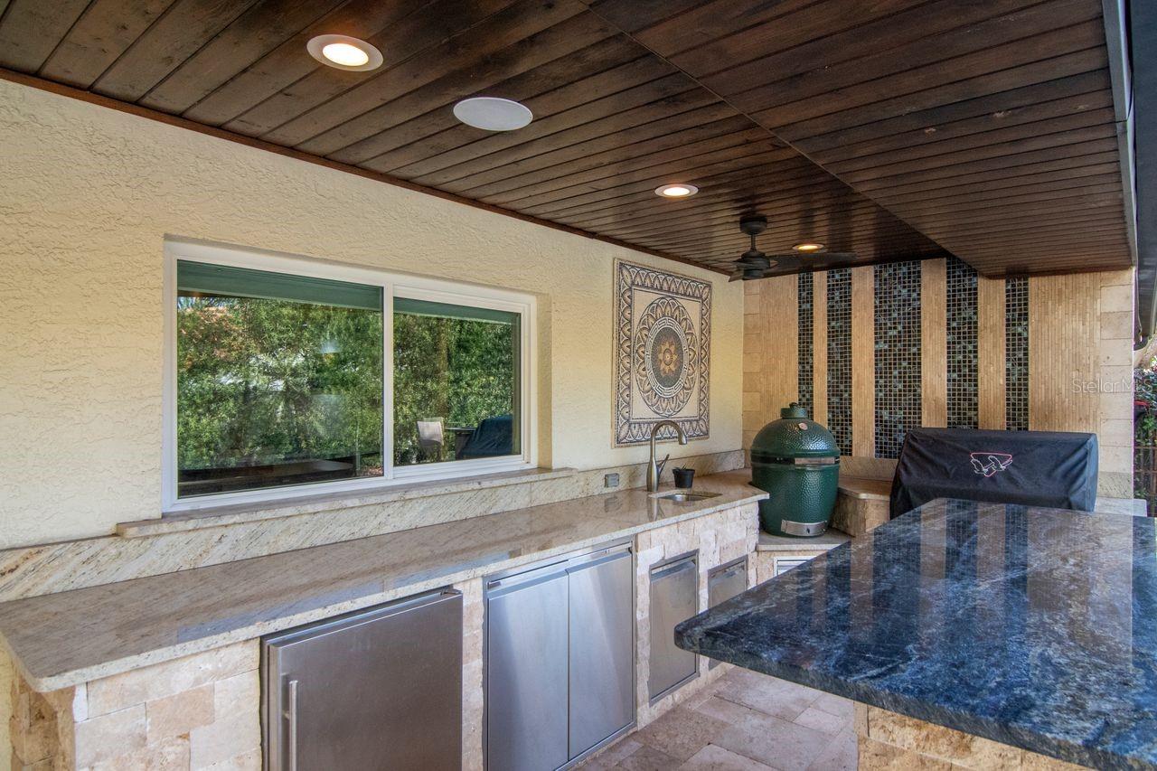 Outdoor Kitchen