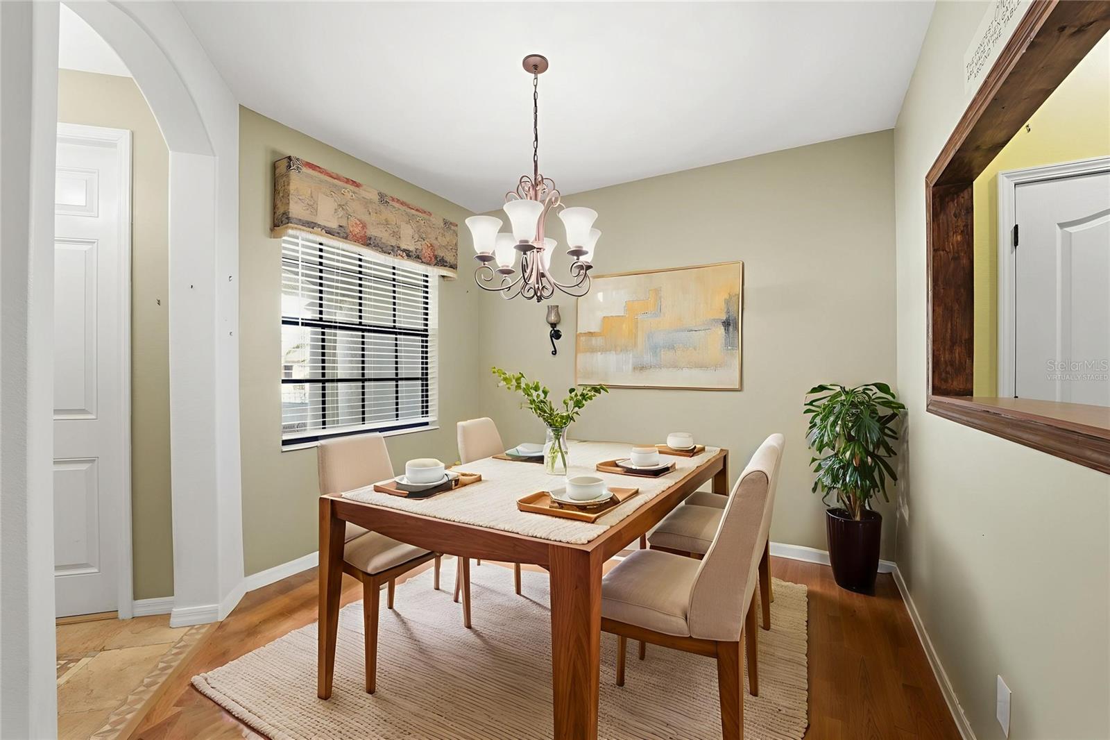 Dining (Virtually Staged)