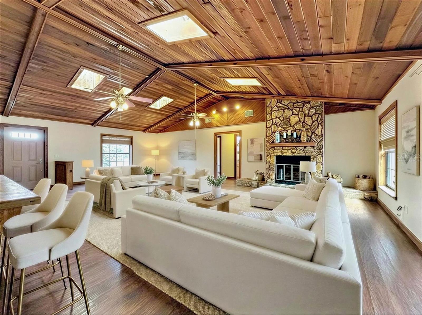 Living/family virtually staged