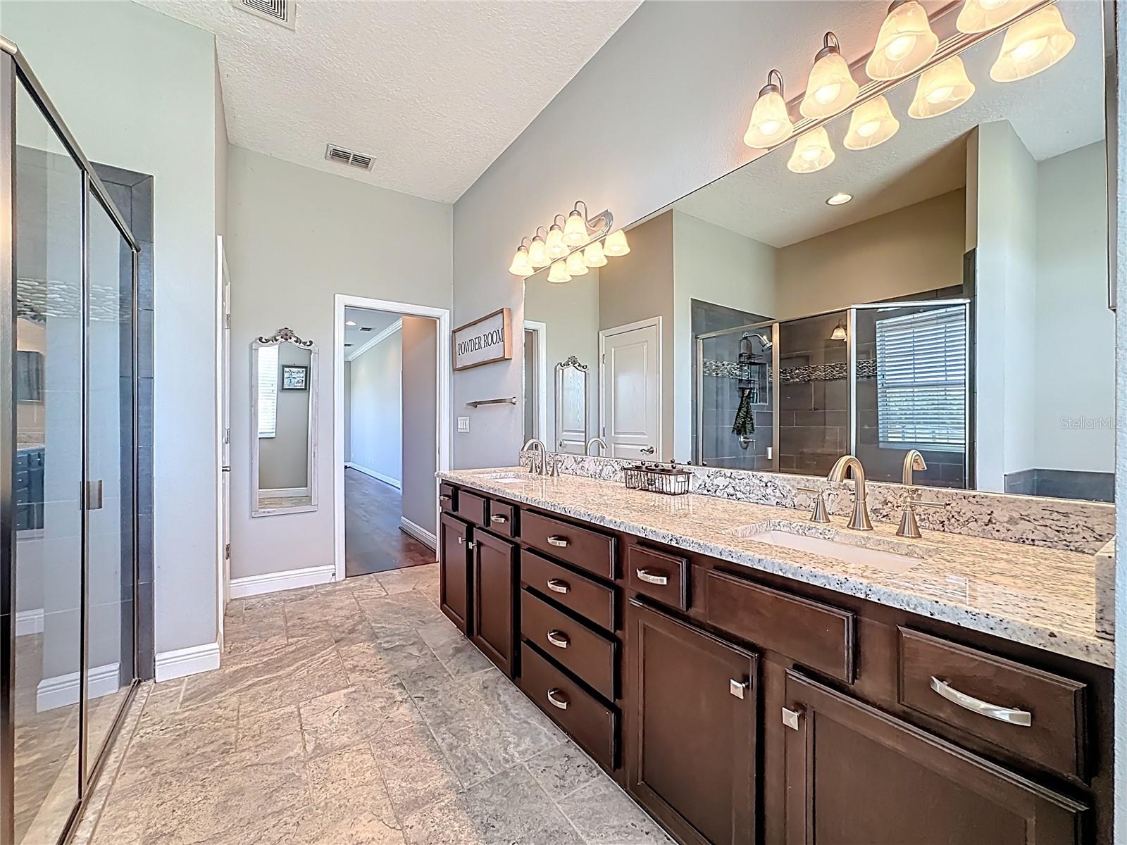 Master Bath double vanity granite
