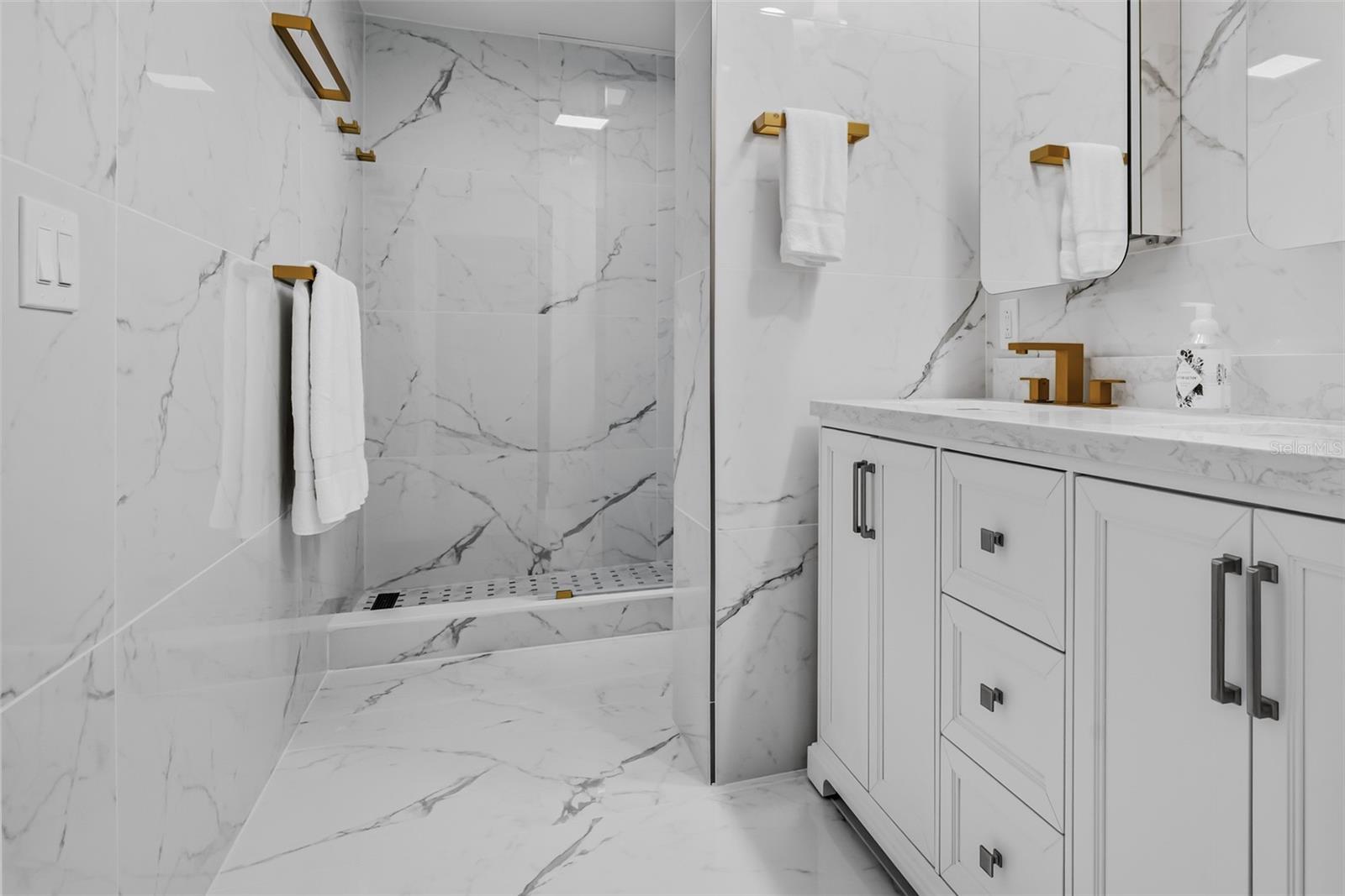 Primary En-Suite Bathroom