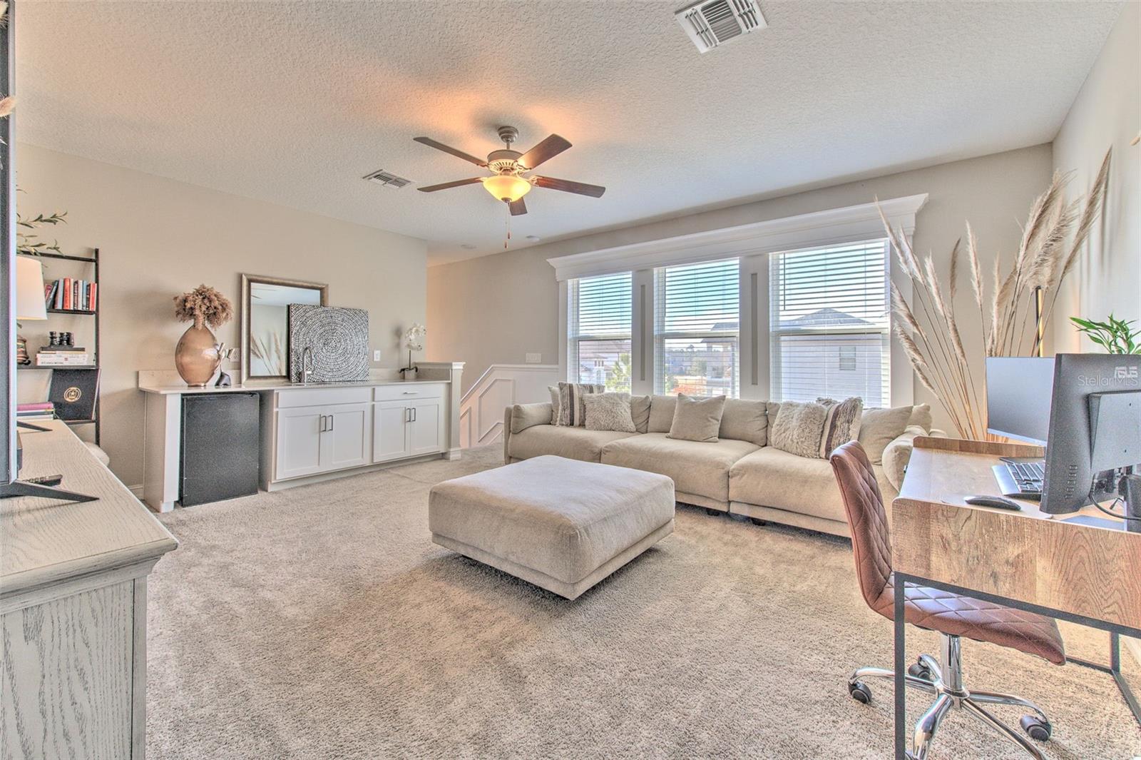 Upstairs Loft with Wet Bar